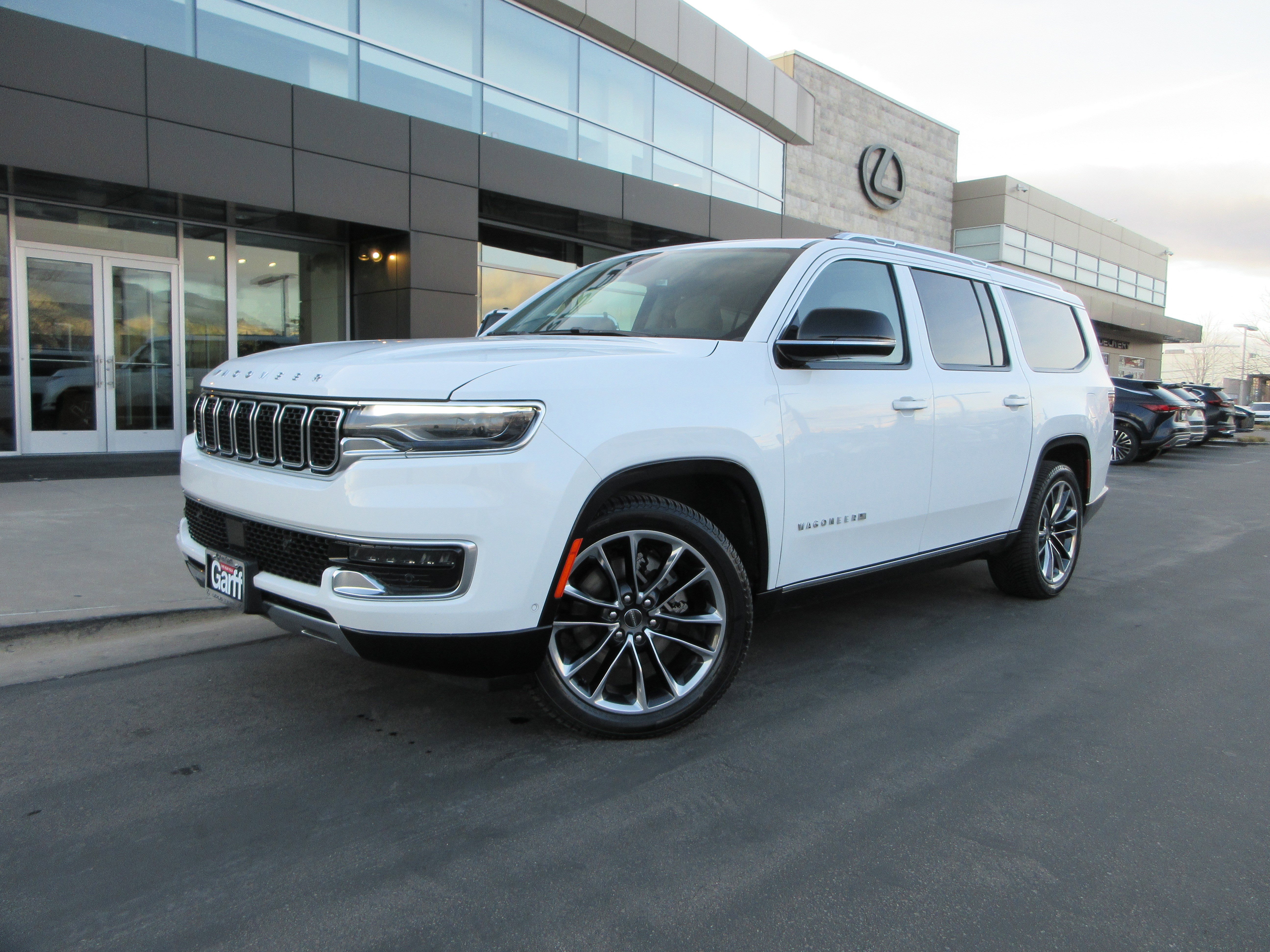 2023 Jeep Wagoneer L Series III's photo