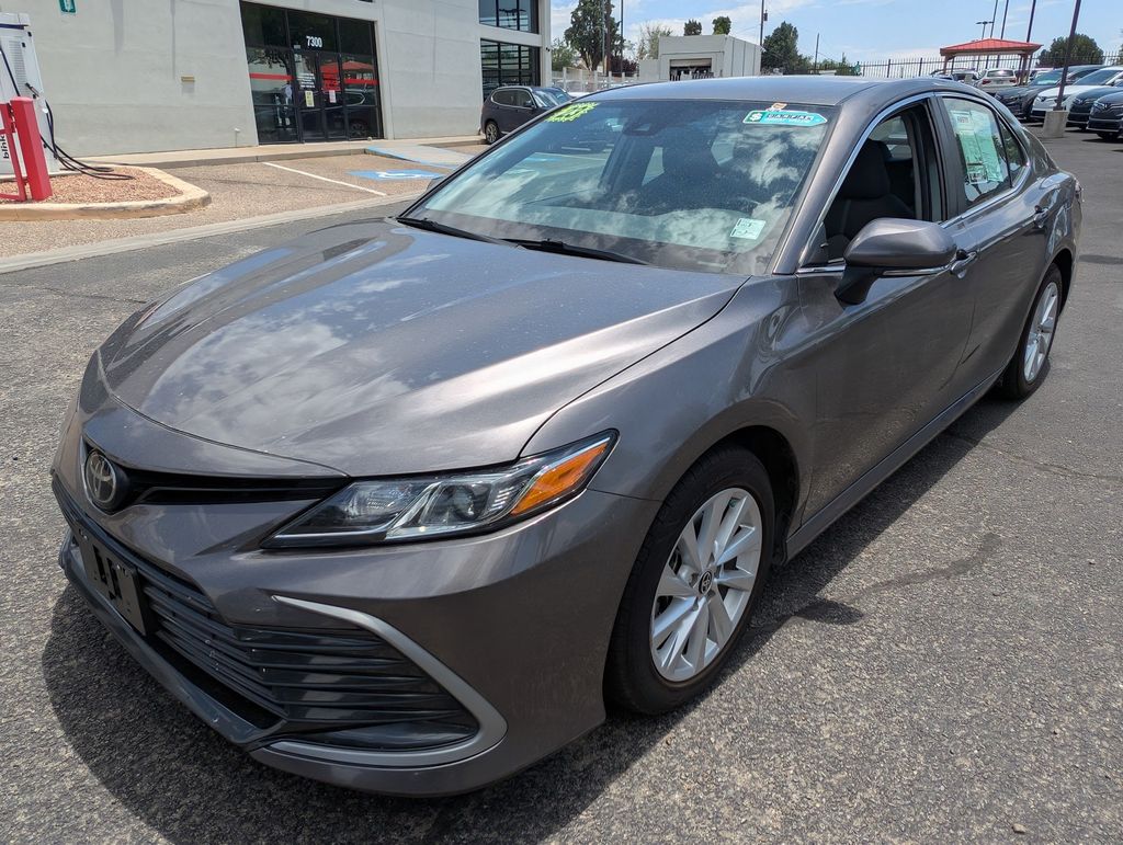2023 Toyota Camry LE photo 7