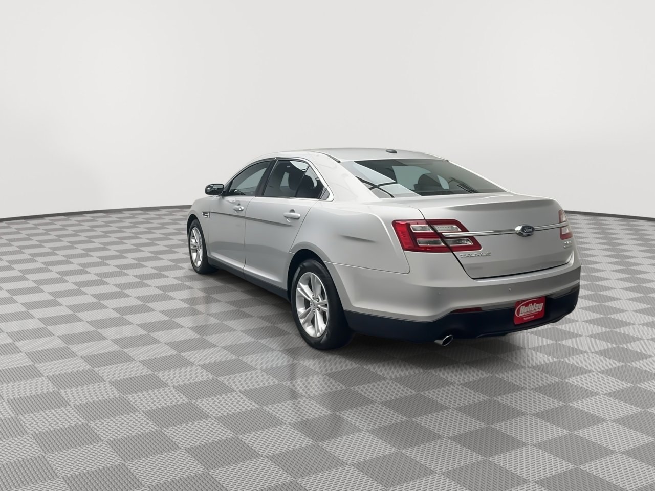 2017 Ford Taurus SEL photo 2