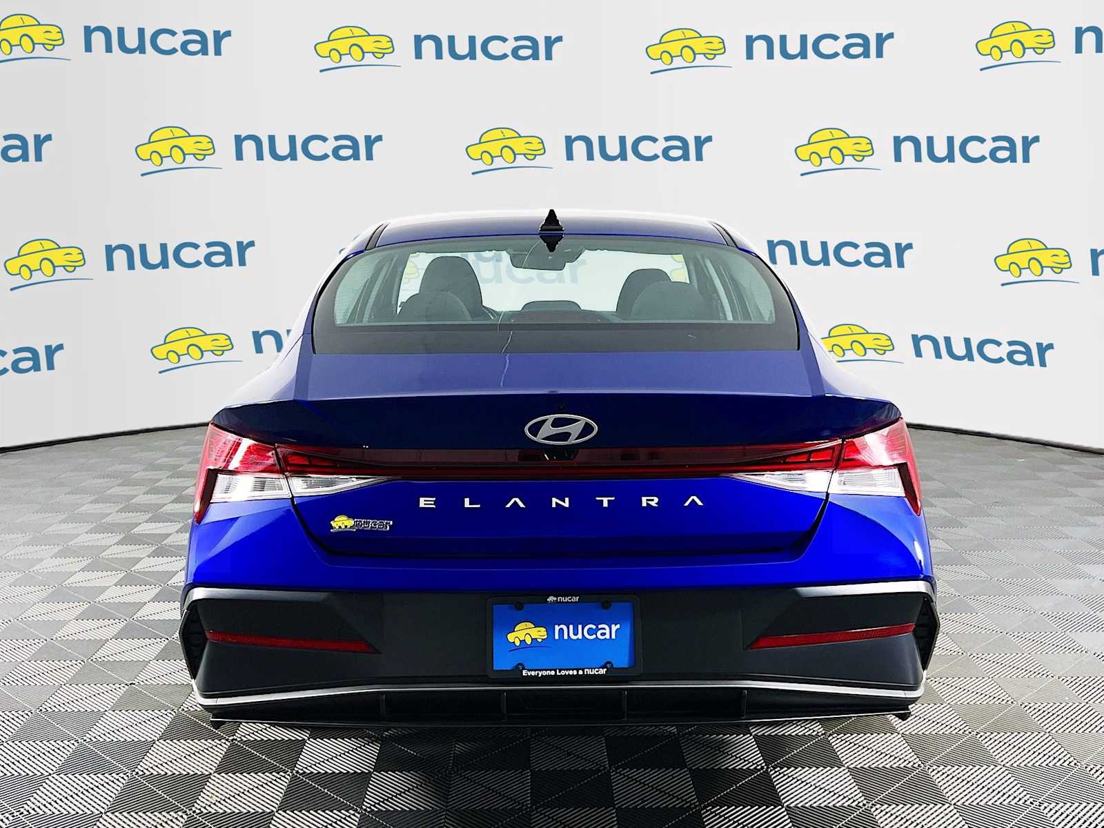 2024 Hyundai Elantra SEL Convenience photo 6