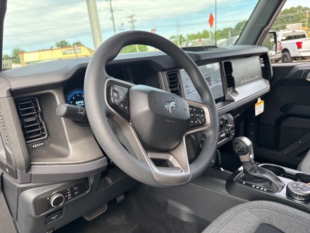 2025 Ford Bronco Base photo 29