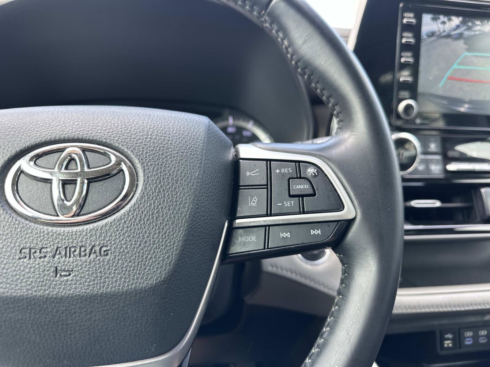 2022 Toyota Highlander LE photo 27
