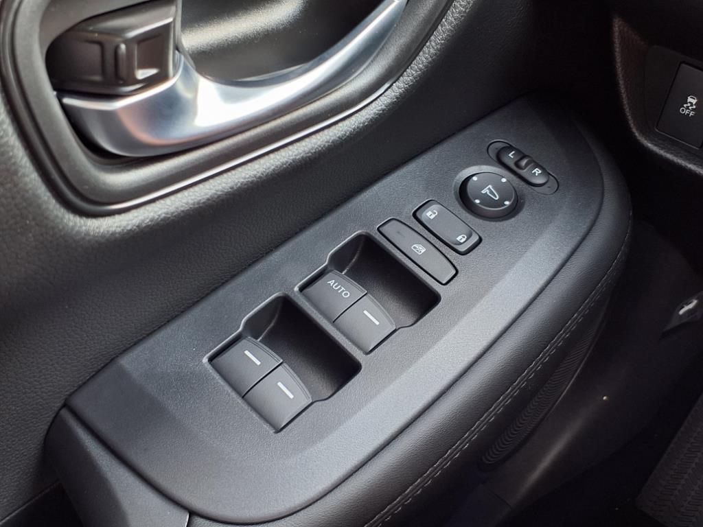 2026 Honda HR-V LX photo 26
