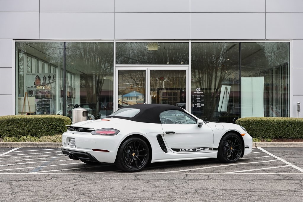 2024 Porsche Boxster photo 7