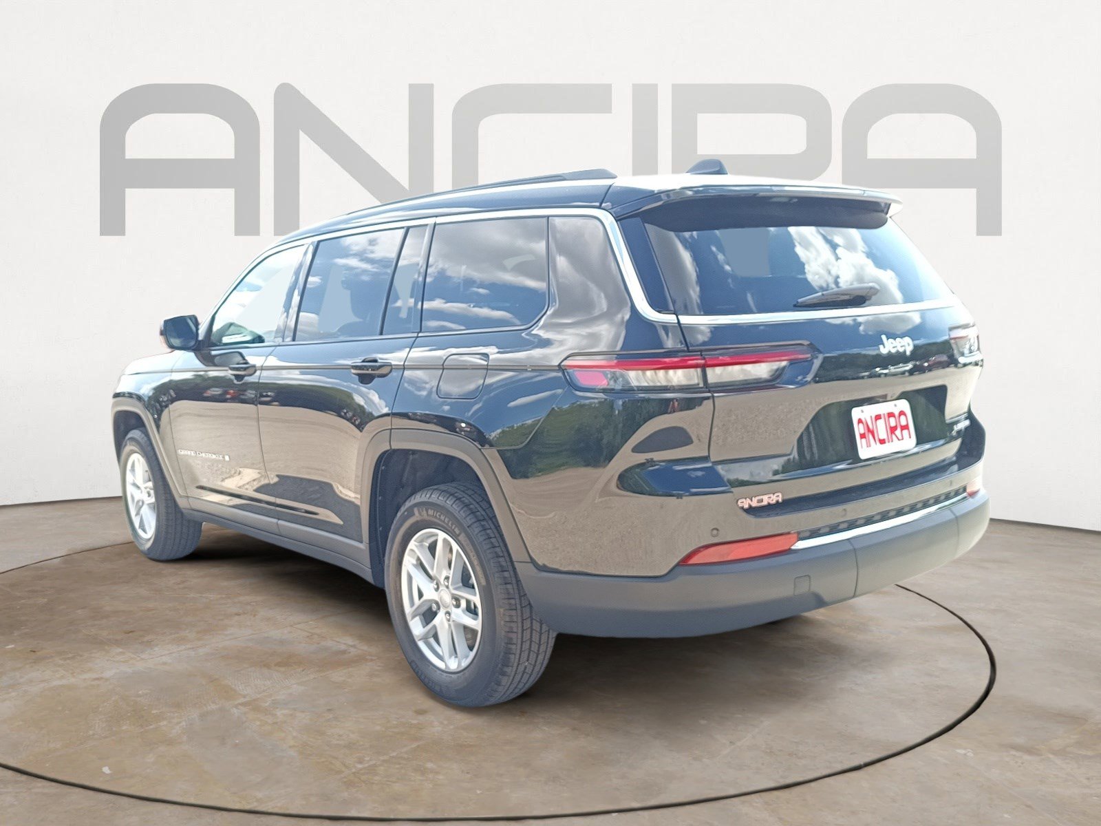 2025 Jeep Grand Cherokee Laredo photo 7