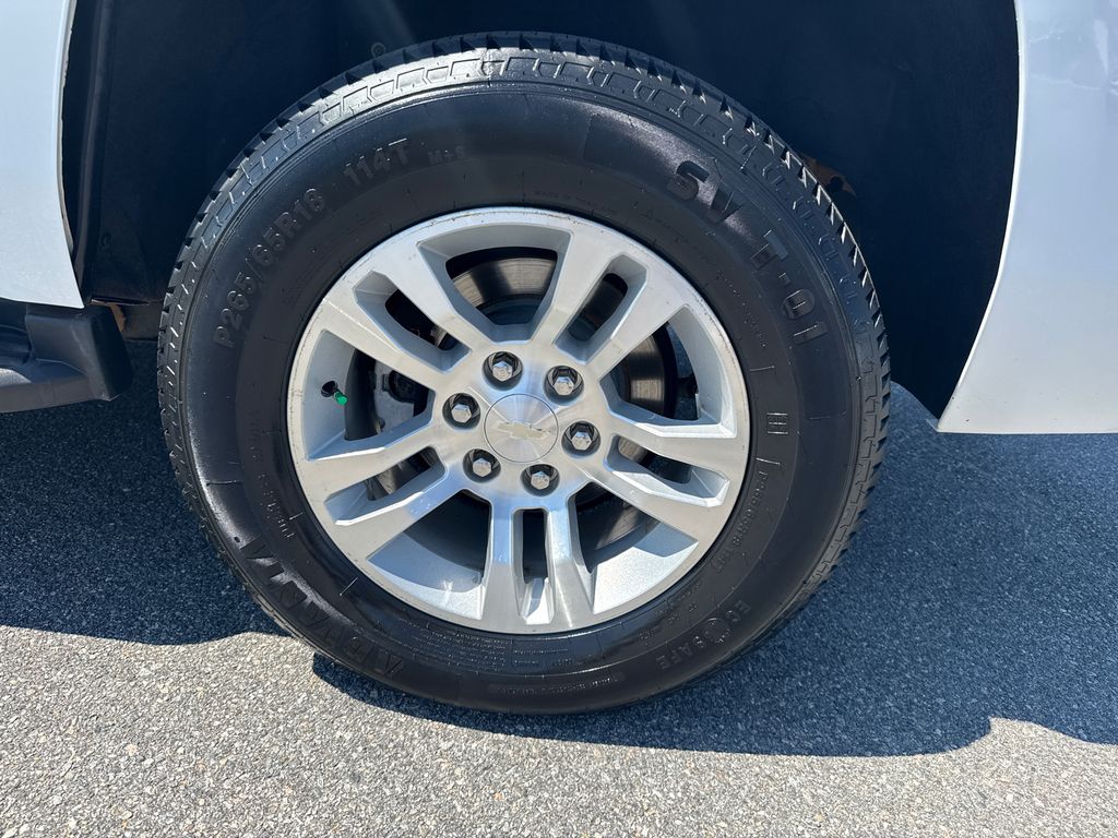 2019 Chevrolet Tahoe LT photo 19