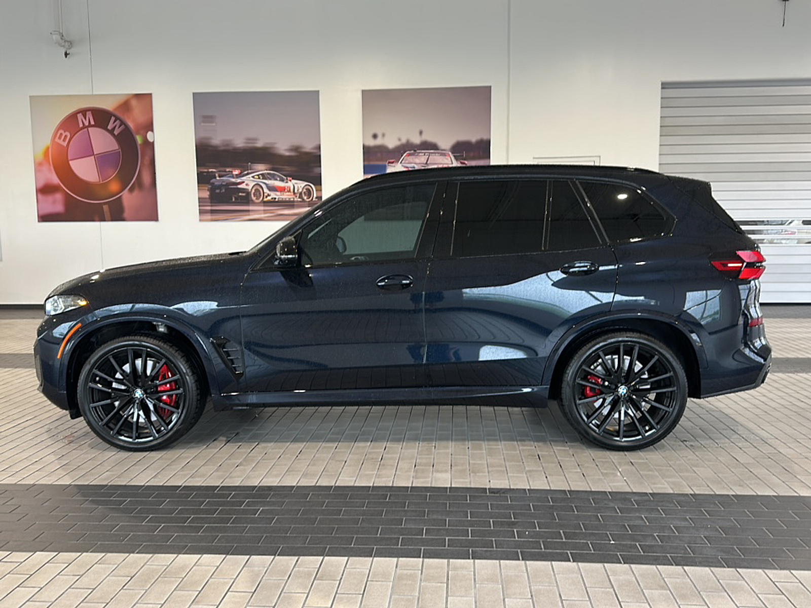 2025 Bmw X5 M60i photo 2