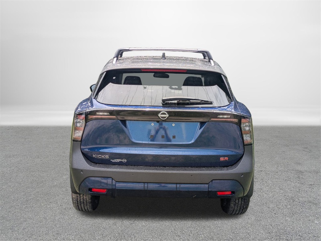 2025 Nissan Kicks SR photo 4
