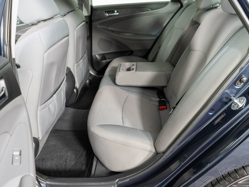 2012 Hyundai Sonata GLS photo 11