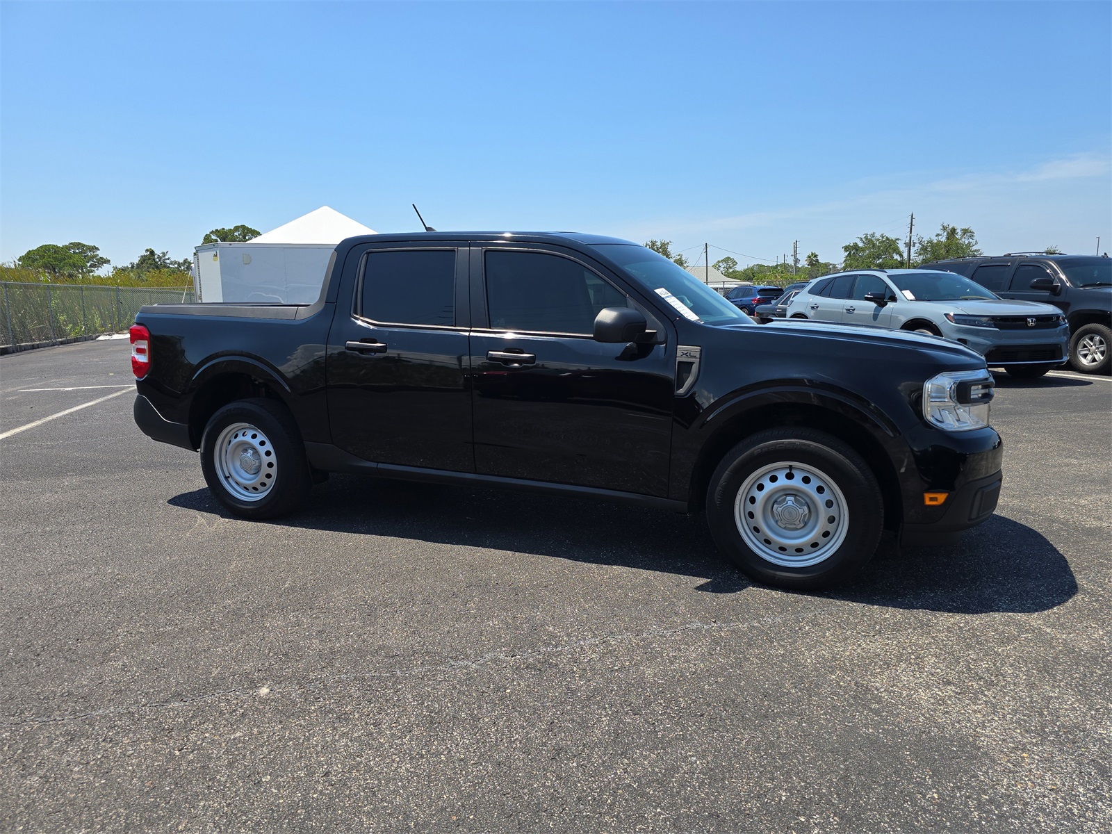 2022 Ford Maverick XL photo 2