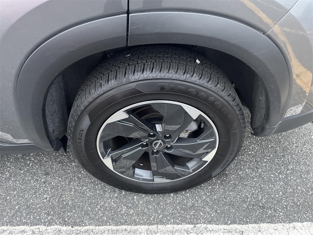 2024 Nissan Rogue SV photo 10