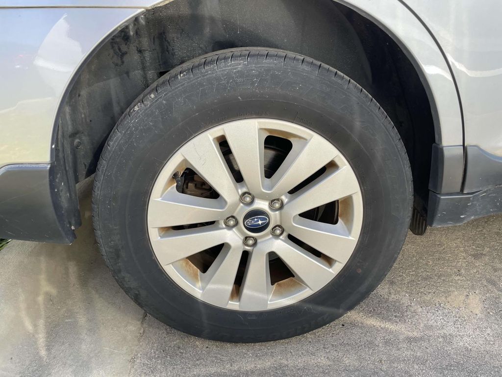 2019 Subaru Outback Premium photo 4