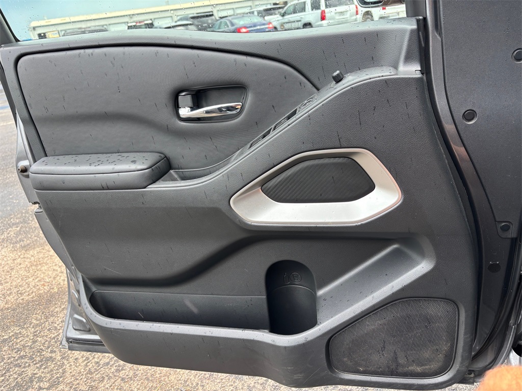 2023 Nissan Frontier SV photo 16