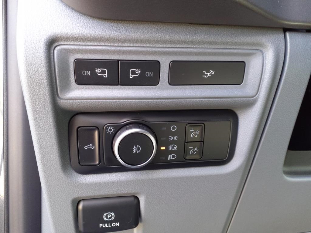 New 2024 Carbonized Gray Metallic Ford XLT image 15