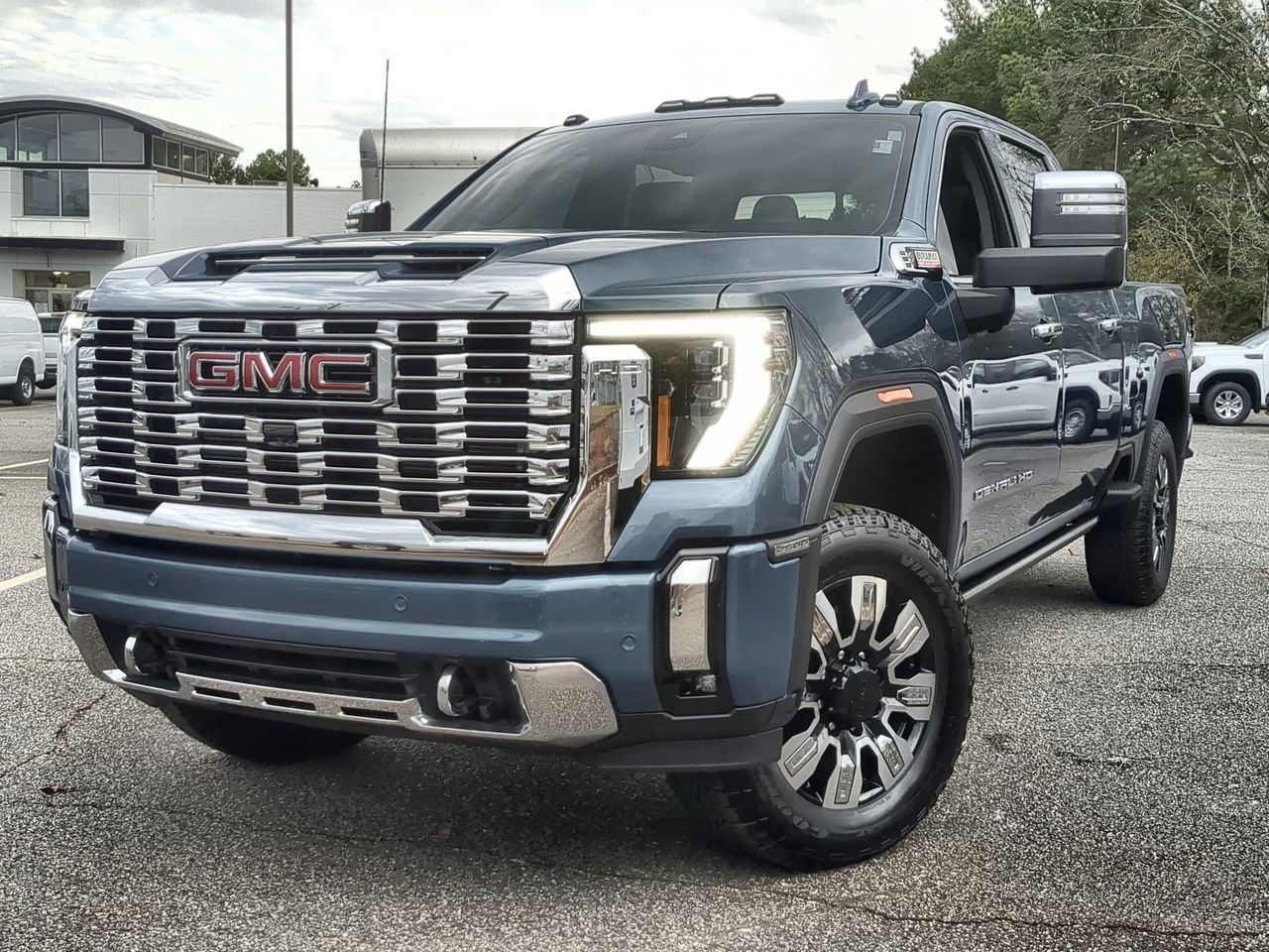 2025 GMC Sierra 2500HD Denali's photo