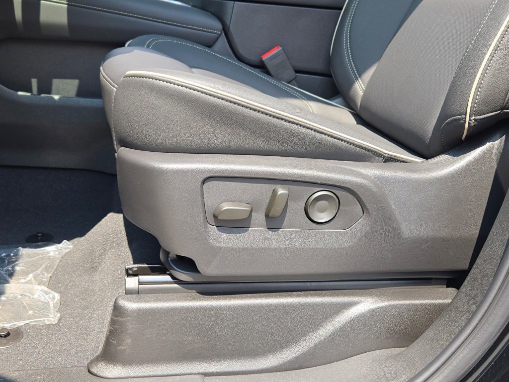 2025 Chevrolet Suburban Premier photo 27