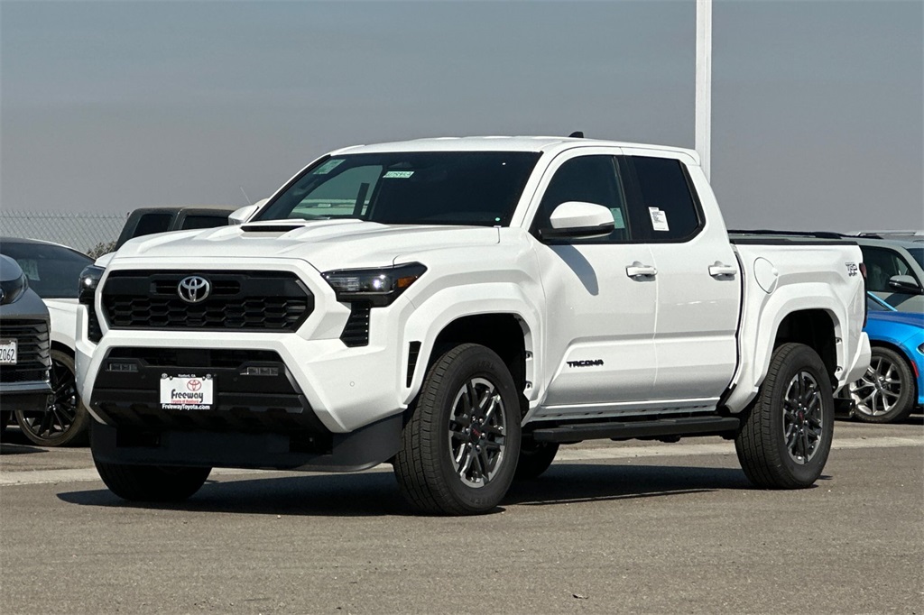 2025 Toyota Tacoma TRD Sport 4x4 Double Cab photo 8