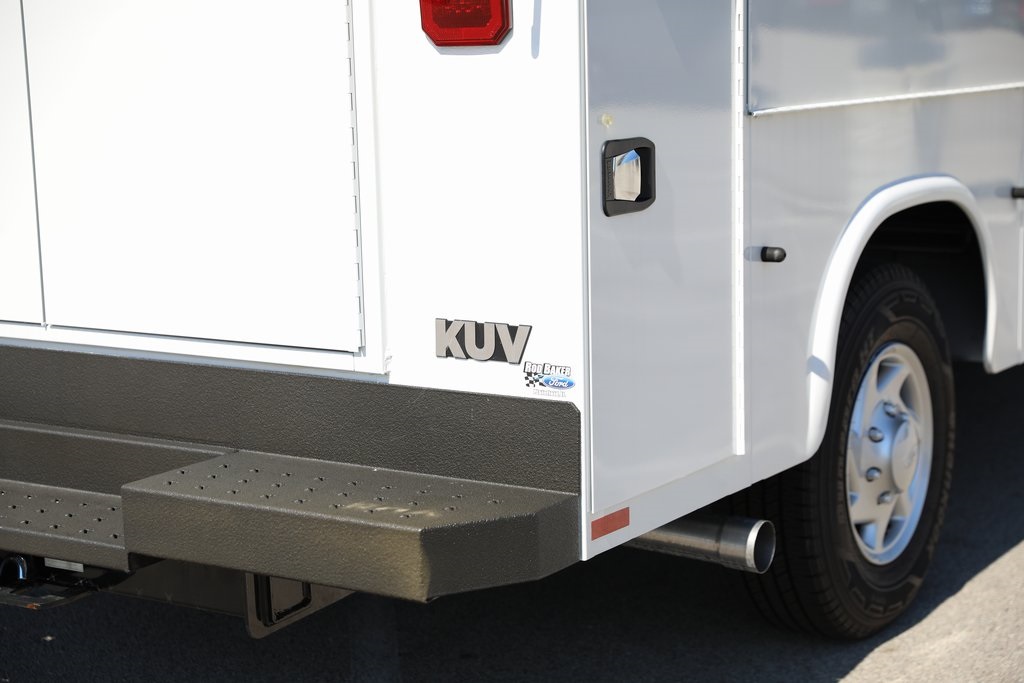 2025 Ford E-350 photo 13