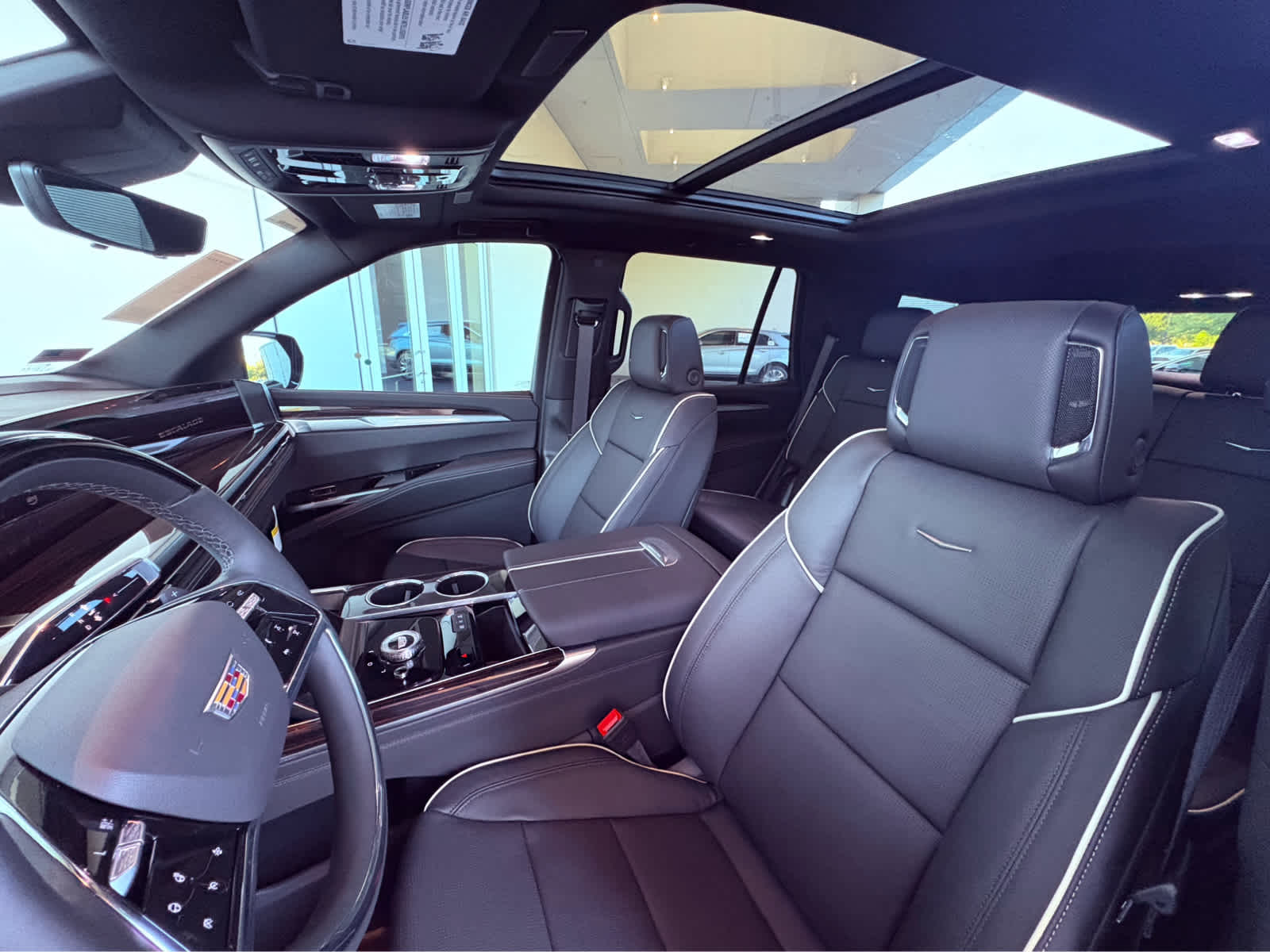 2025 Cadillac Escalade Premium Luxury photo 14
