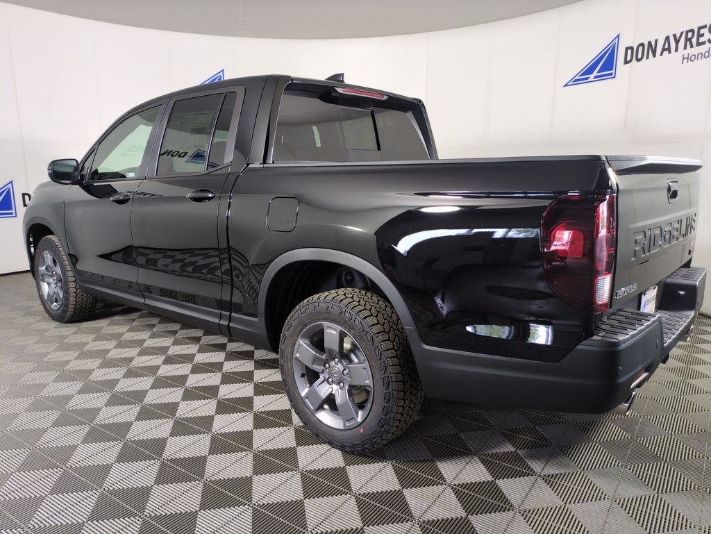 2025 Honda Ridgeline TrailSport photo 3
