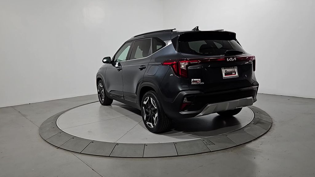 2024 Kia Seltos SX photo 2