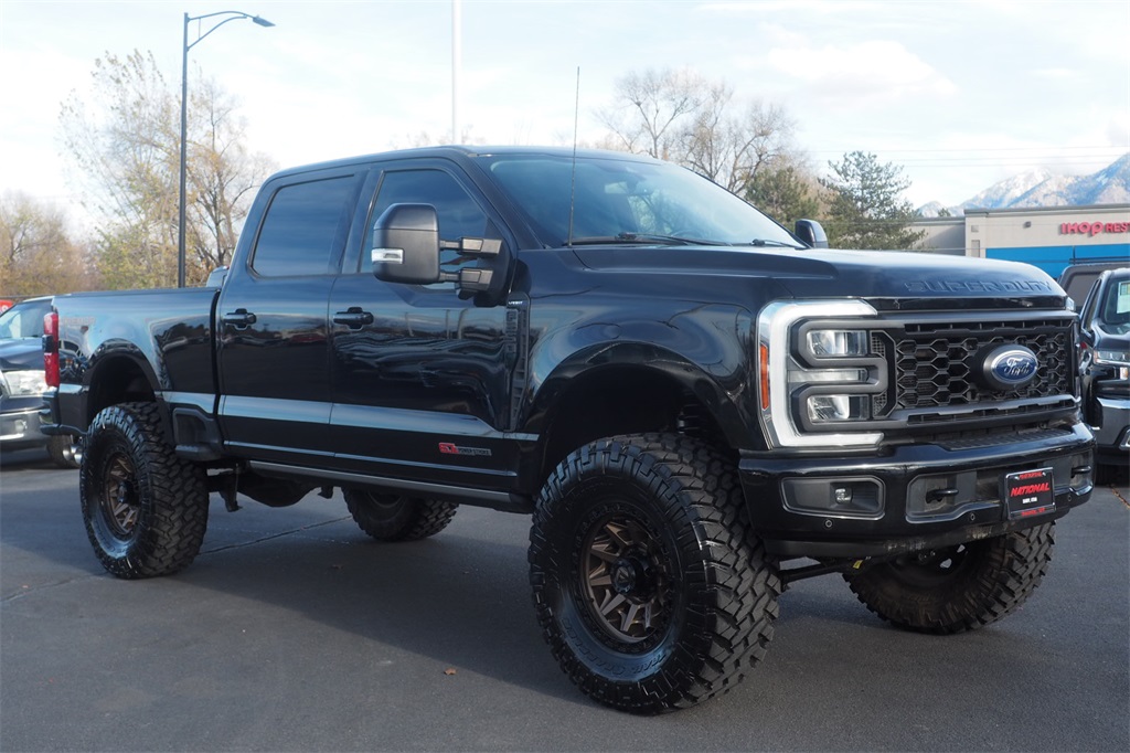 2023 Ford F-250 Lariat Tremor photo 3