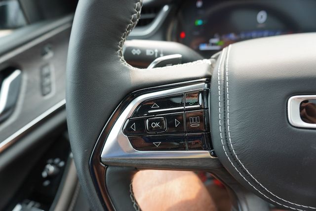 2024 Jeep Grand Cherokee Overland 4xe photo 36
