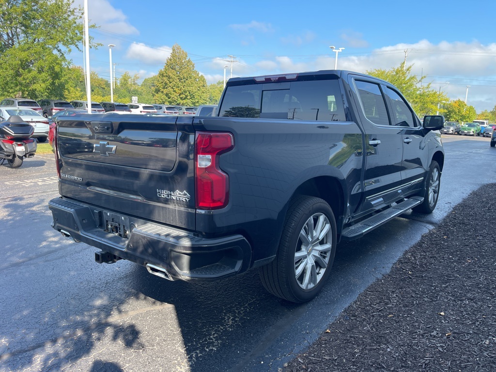 2022 Chevrolet Silverado 1500 High Country photo 3
