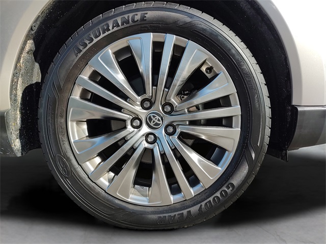 2022 Toyota Venza XLE photo 30