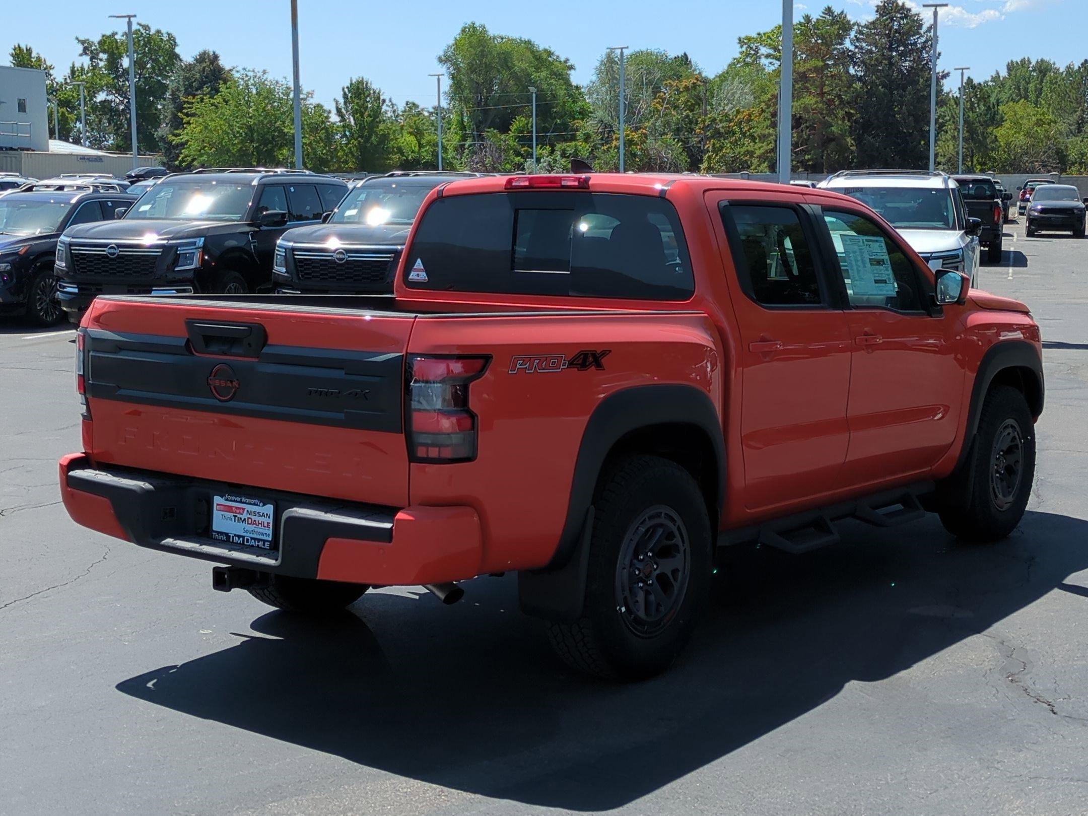 2025 Nissan Frontier PRO-4X photo 3