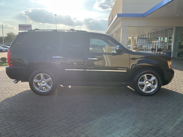 2011 Chevrolet Tahoe LTZ photo 4