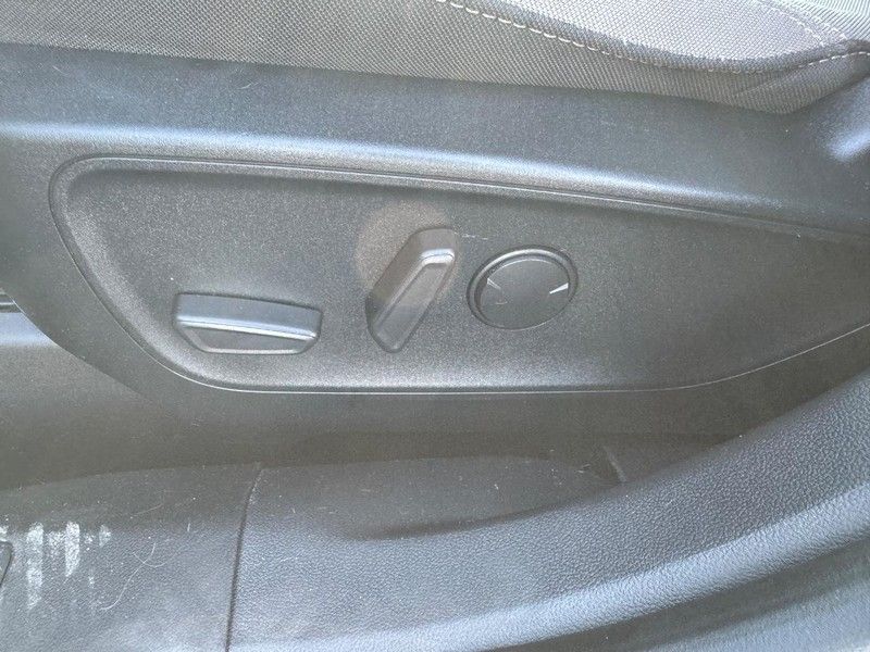 2021 Ford Escape SE photo 15