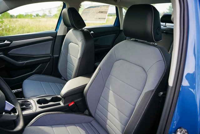2025 Volkswagen Jetta 1.5T SE photo 5