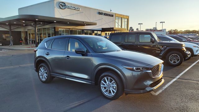 2025 Mazda CX-5 S Select Package's photo