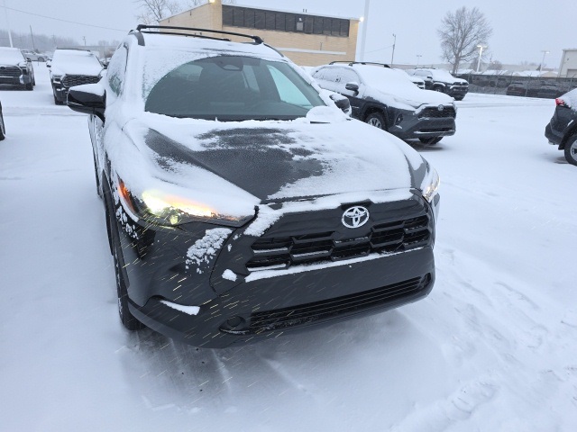 2026 Toyota Corolla Cross LE's photo