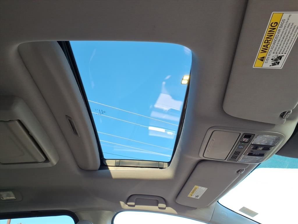 2021 Honda Odyssey Touring photo 2