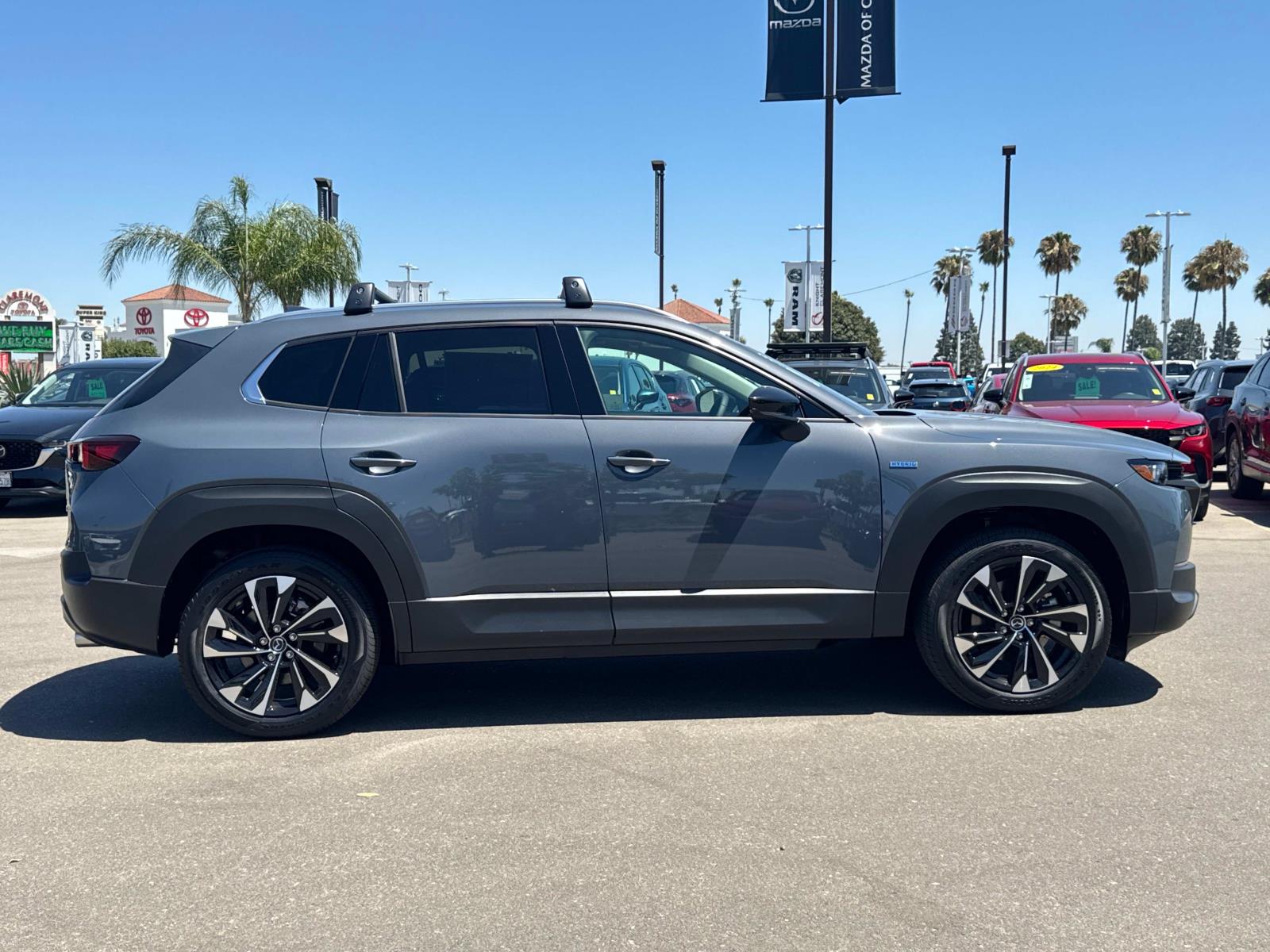 2025 Mazda CX-50 Premium Plus photo 3
