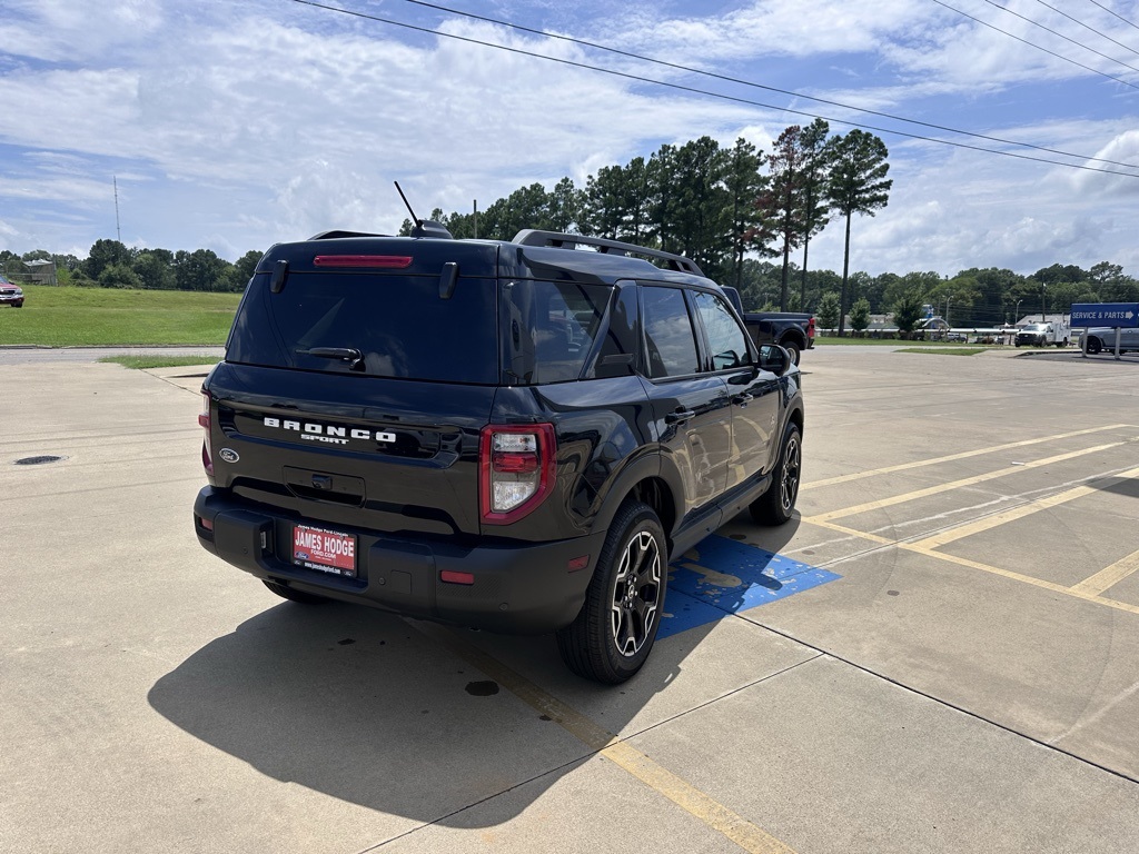 2025 Ford Bronco Sport Outer Banks photo 4