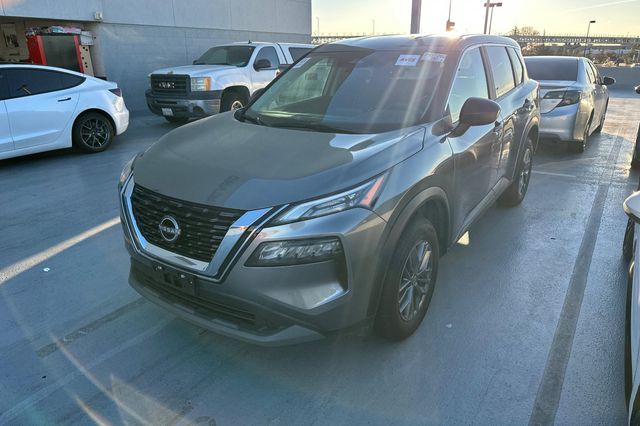 2023 Nissan Rogue S's photo