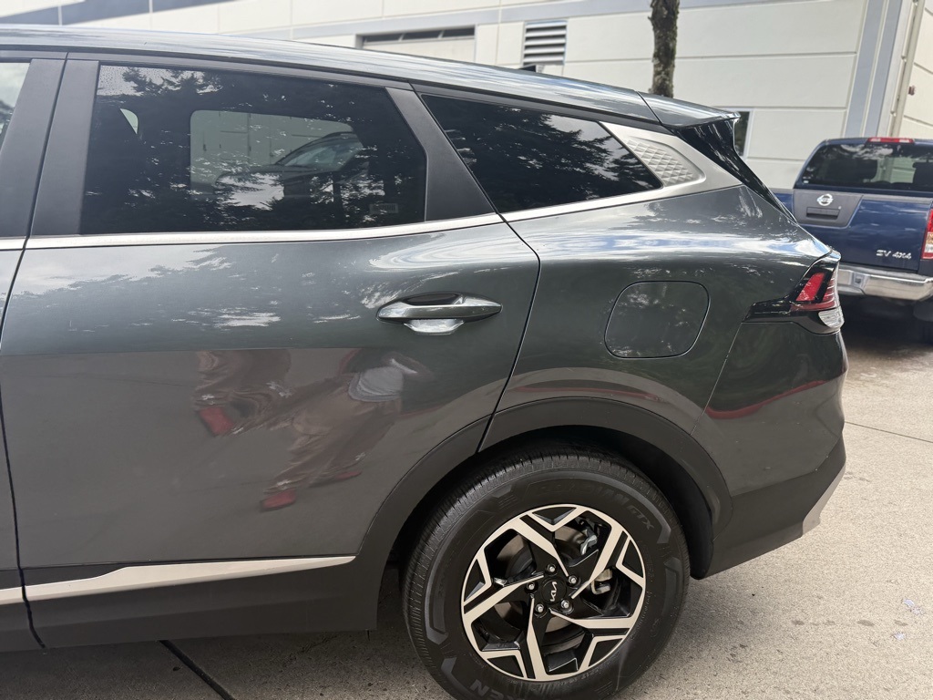 2024 Kia Sportage LX photo 5