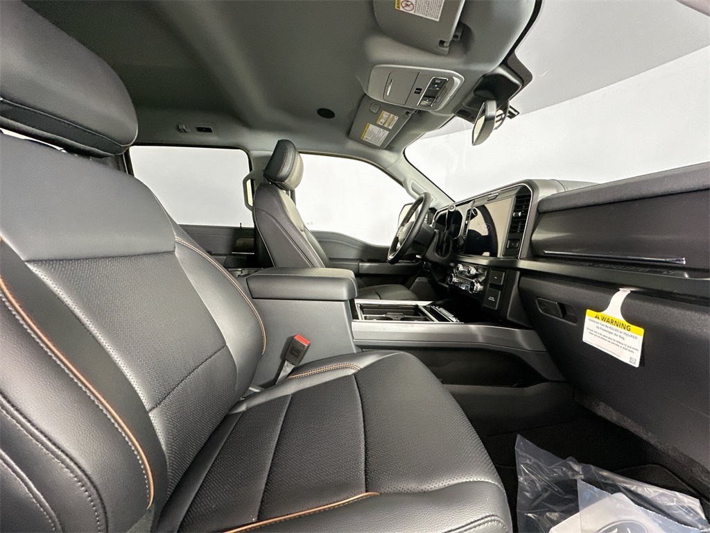 2025 Ford F-250 Lariat photo 26