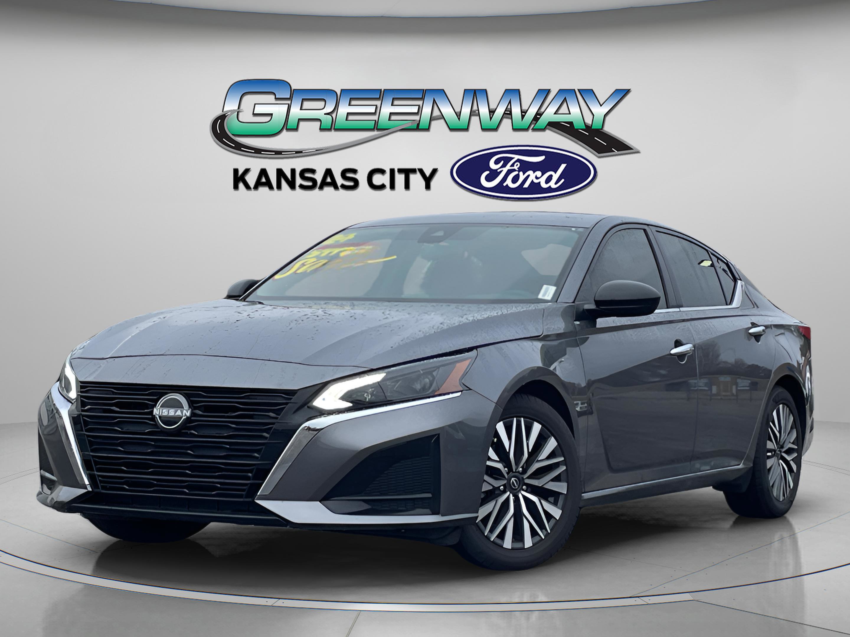 2024 Nissan Altima 2.5 SV photo 2