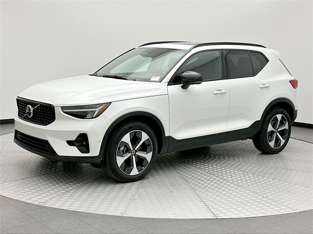 2025 Volvo XC40 Plus's photo