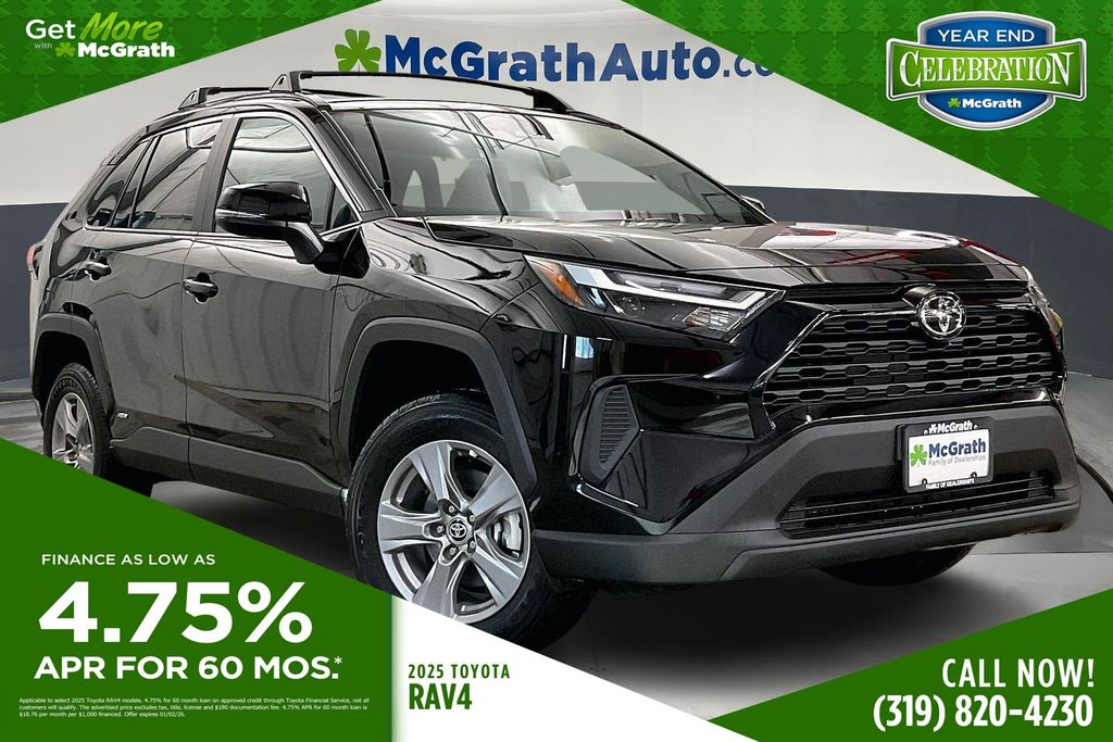 2025 Toyota RAV4 XLE's photo
