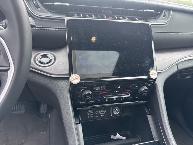 2024 Jeep Cherokee Limited 4xe photo 6