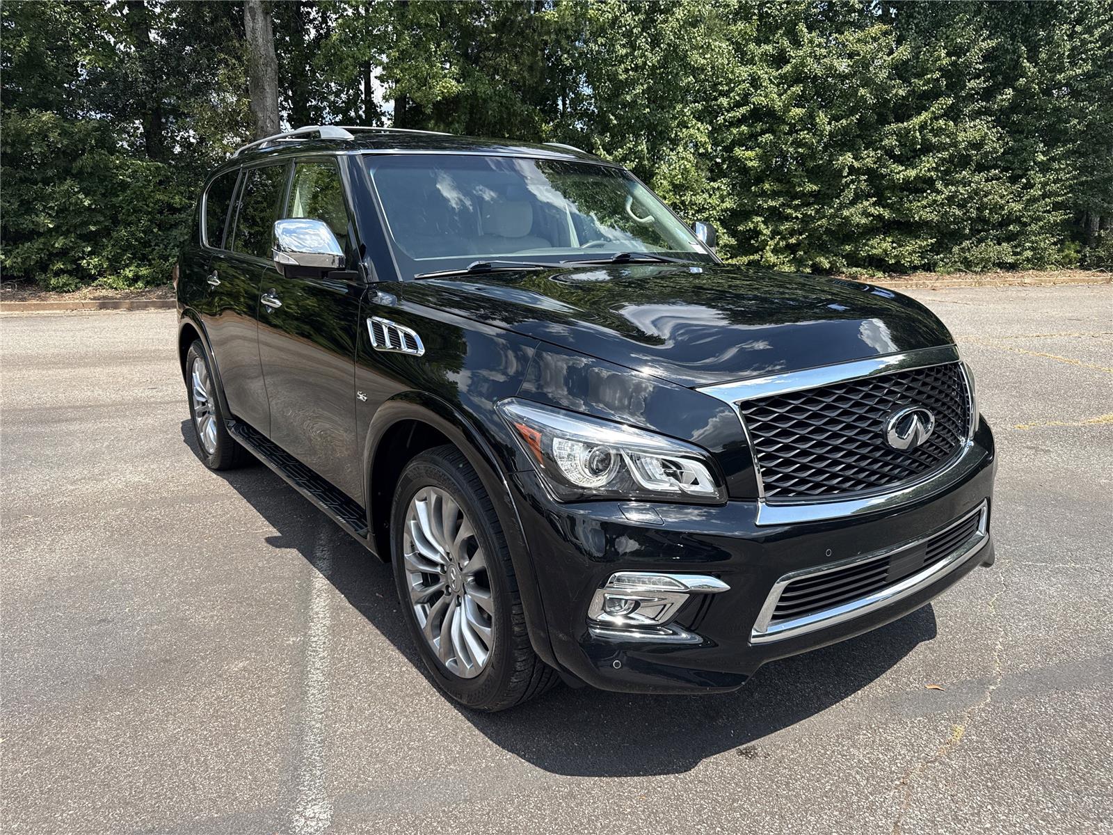 2017 Infiniti QX80 photo 2