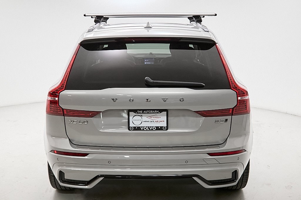 2023 VOLVO XC60 - Image 8