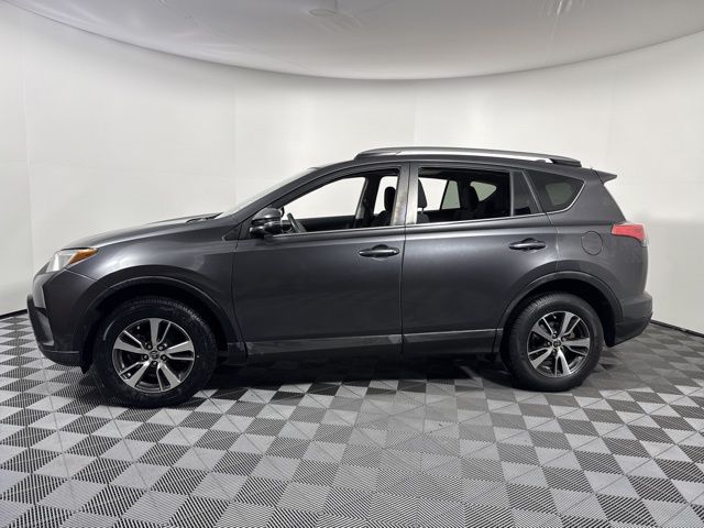 2017 Toyota RAV4 XLE photo 3