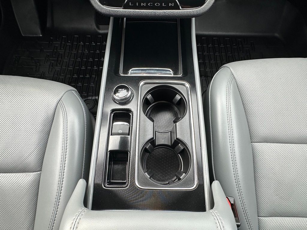 2021 Lincoln Corsair Standard photo 25