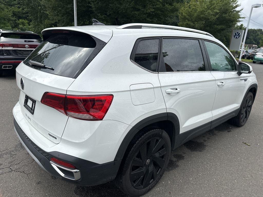 2024 Volkswagen Taos SE photo 6